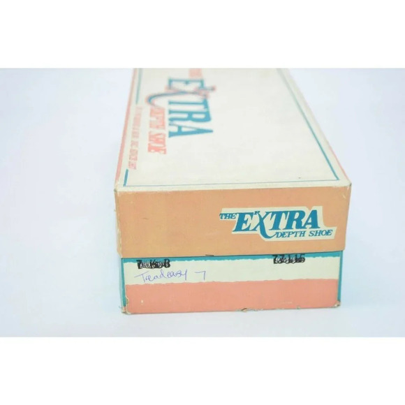 P.W.Minor Orthopedic Black Mary Jane Buckle Heel 7 - Picture 9 of 9